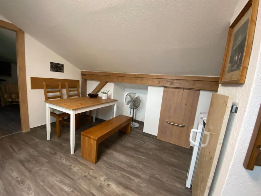 Schönes DG Appartement im Herzen von Garmisch Exterior foto