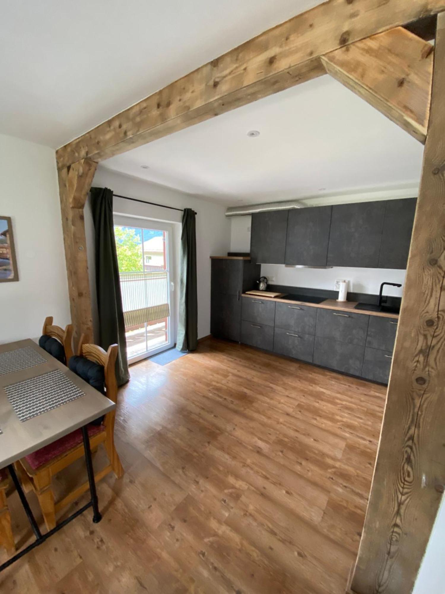 Schönes DG Appartement im Herzen von Garmisch Exterior foto