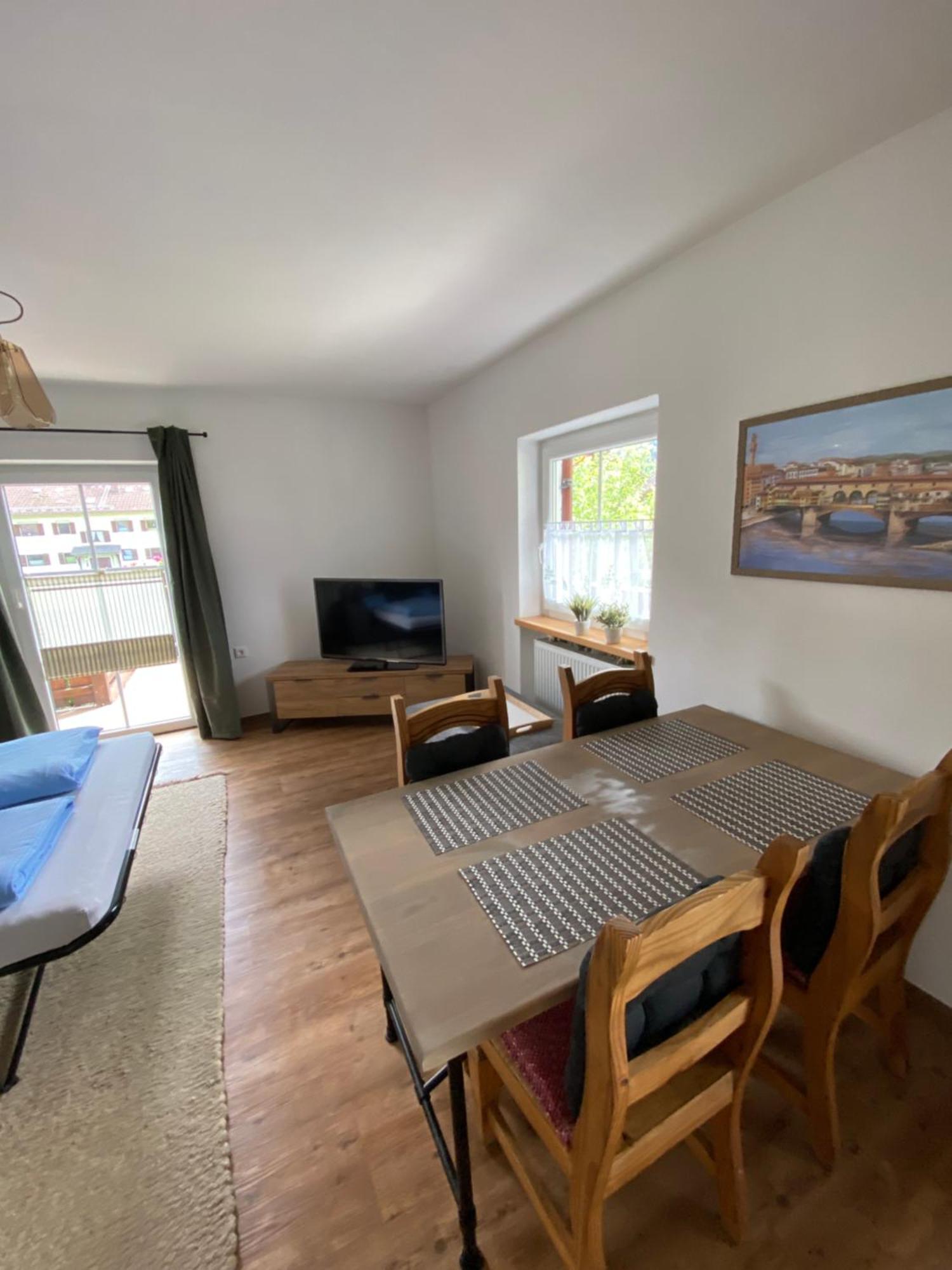 Schönes DG Appartement im Herzen von Garmisch Exterior foto